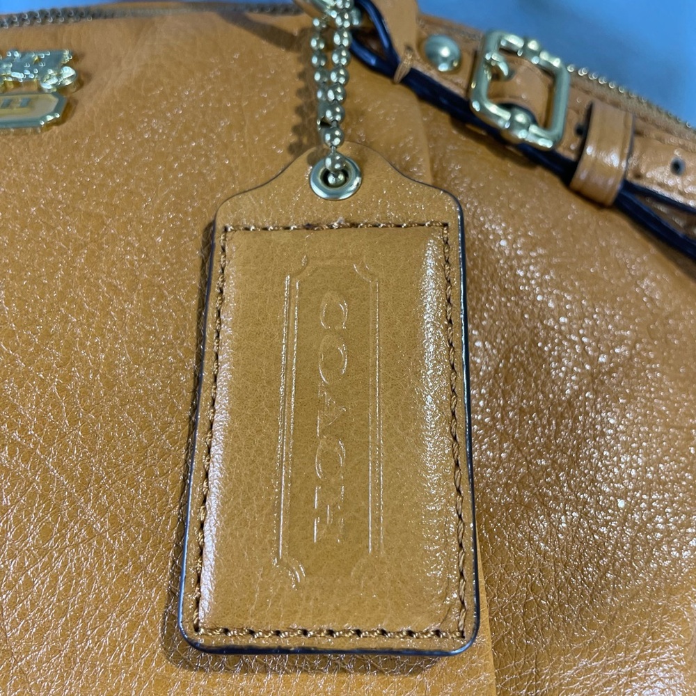 Coach Madison Leather Lindsey Satchel in
Saffron 18641 - Picture 10 of 14